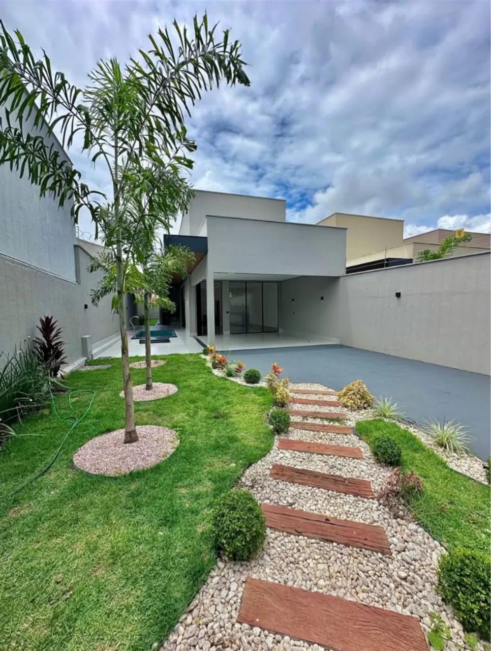 Vende Casa com Piscina 