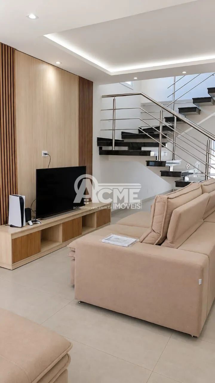 Casa em Condomínio com piscina a 50 min de SP