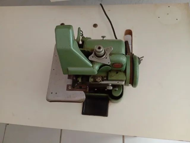 Máquina overloque  - Foto 2