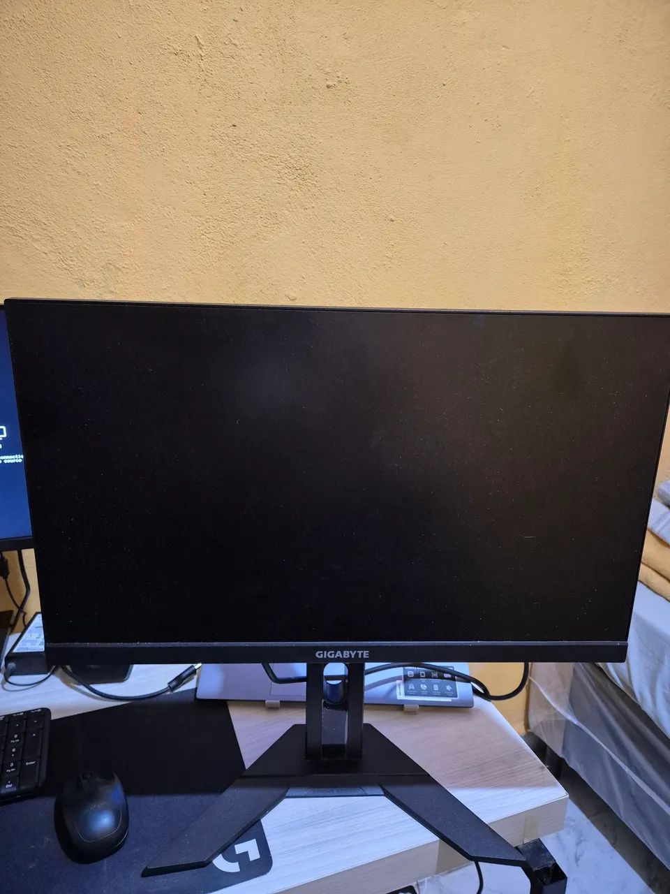 Vende-se monitor gigabyte g24f2 com defeito - Monitores - Ibura