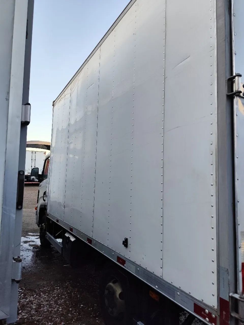 Baú Express/ Iveco Daily 4.30 x 2.45 alt - Foto 3