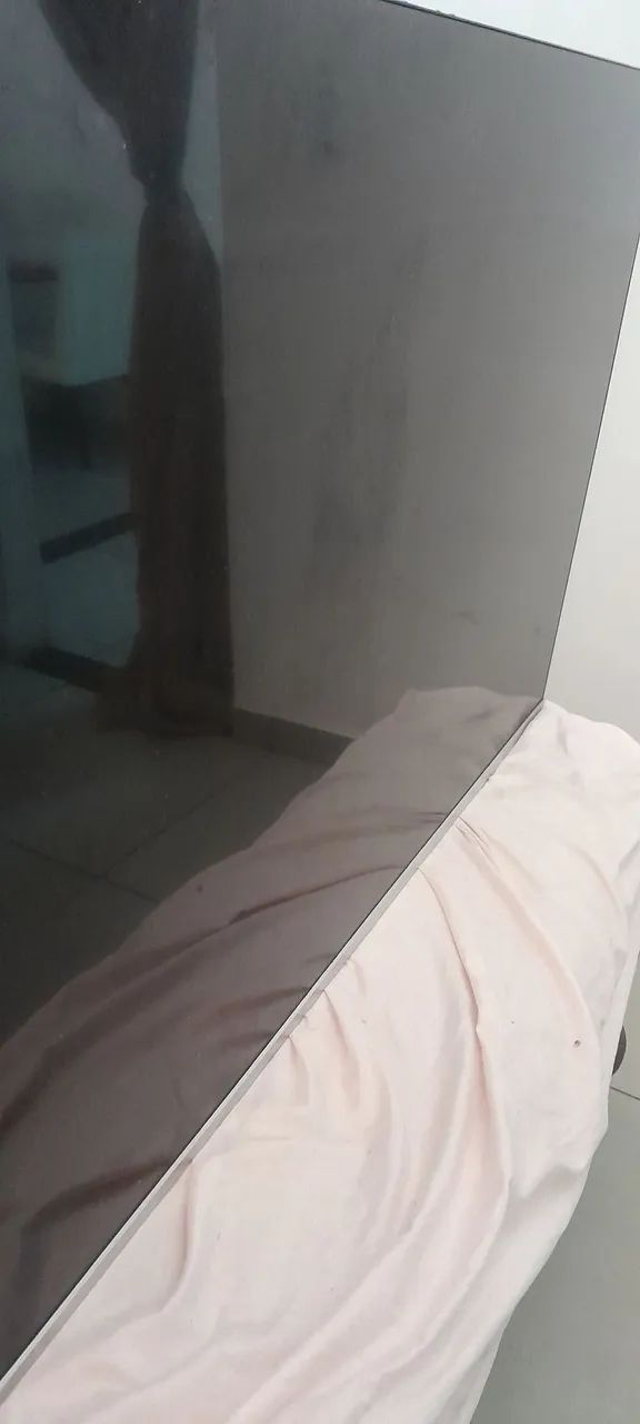 Vendo Tv Philips 58.polegadas  Com defeito com listra na tela para quem conserta tv ideal  - Foto 3