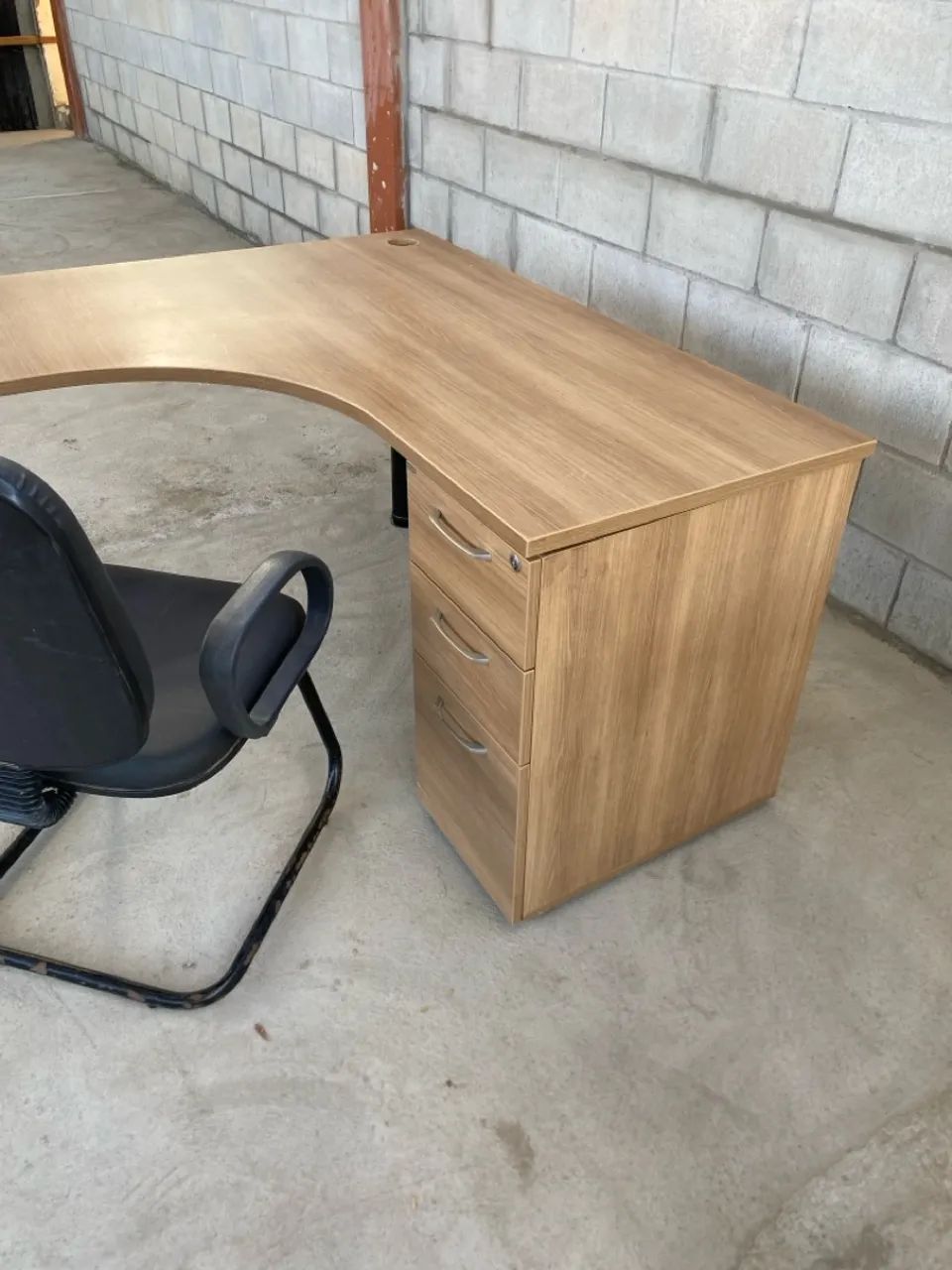 Mesa executiva com cadeira - Foto 4