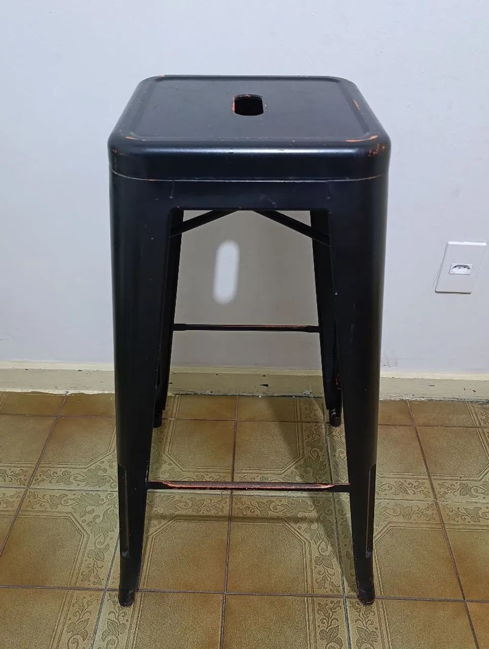 4 Bancos de ferro 