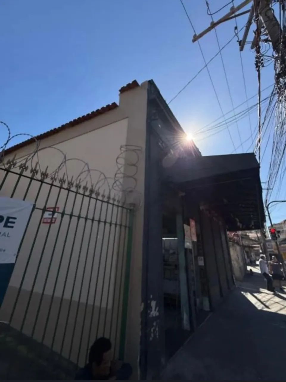 Terreno com 17 kitnets e ponto comercial - Foto 2
