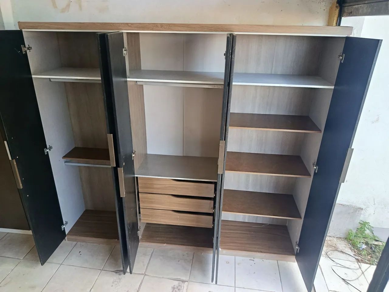 Guarda roupa de casal grande com espelho  - Foto 4