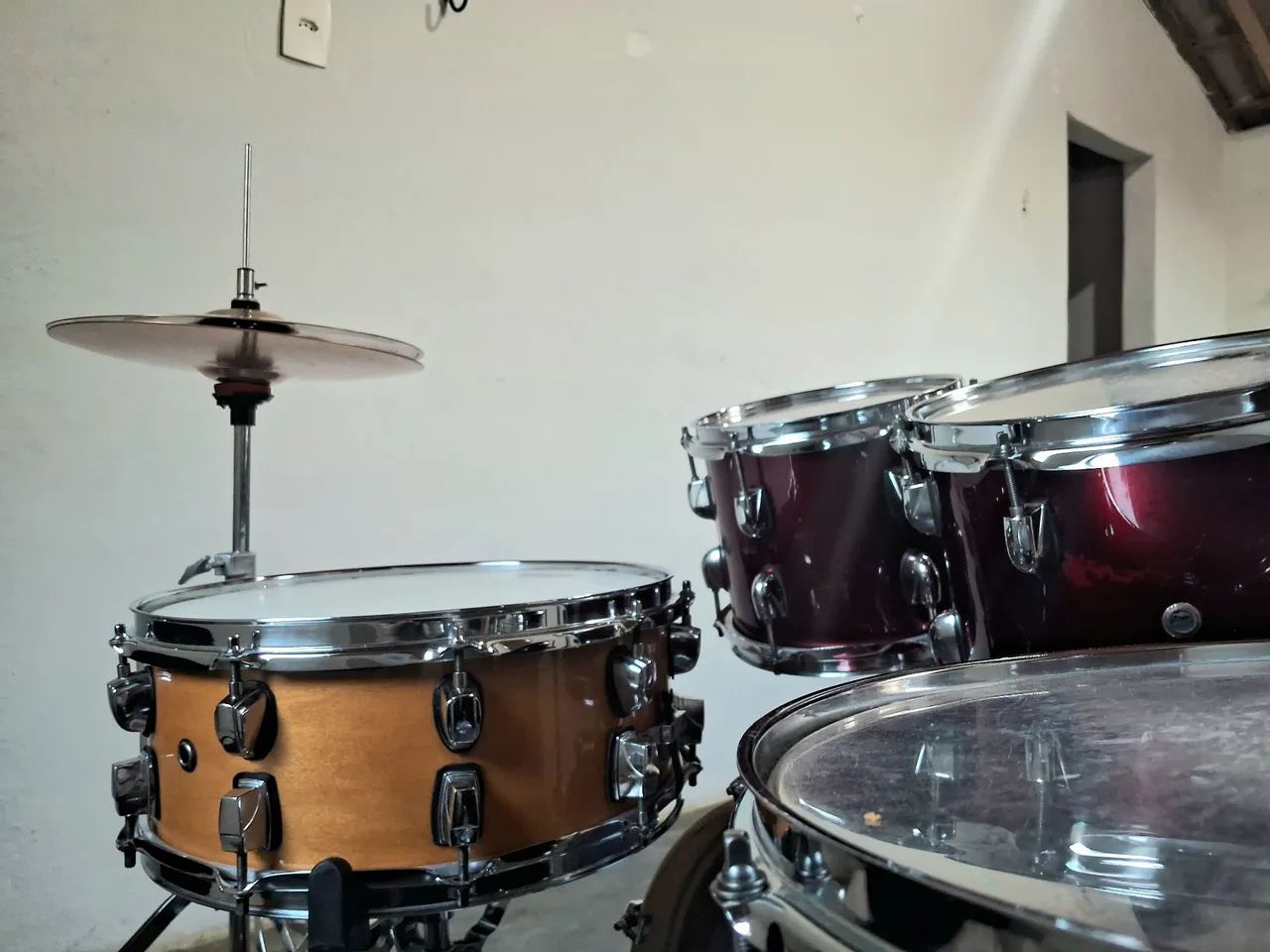 Bateria xpro stage completa  pratos orion b10 e caixa mapex  - Foto 4