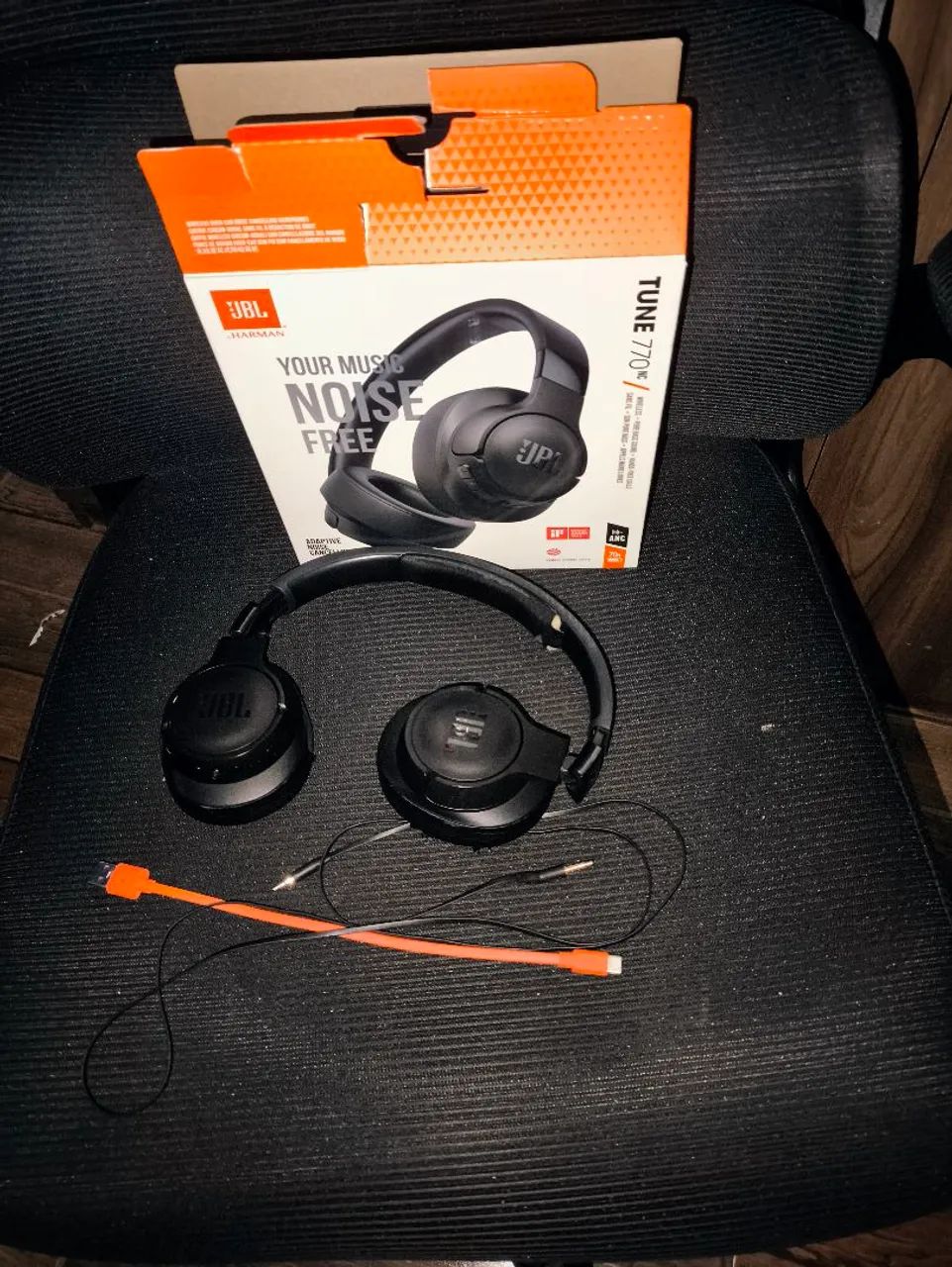 JBL Tune 770NC