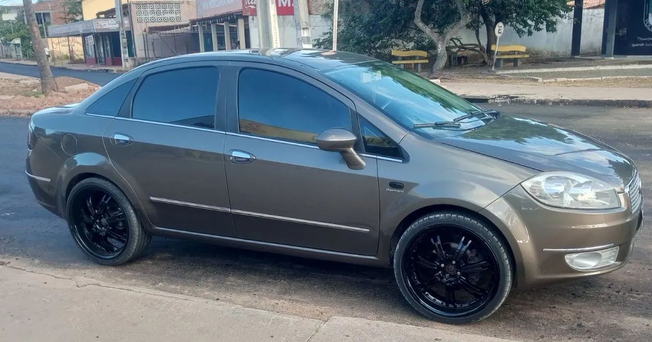 Fiat Linea Absolute 1.9/1.8 Flex Dualogic 4P 2010