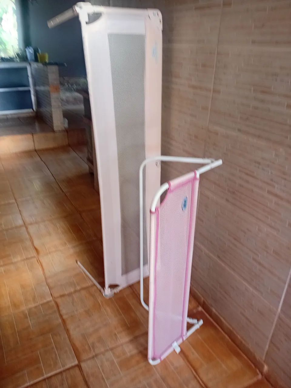 Grade de Proteção de bebês e crianças rosa AS DUAS !! - Foto 2