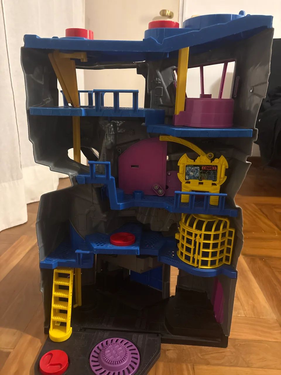 Batcaverna do Batman Imaginext - Completa e em Ótimo Estado - Foto 2