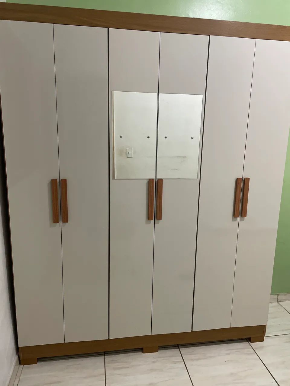 Guarda roupa bem conservado 6 meses de uso  - Foto 2