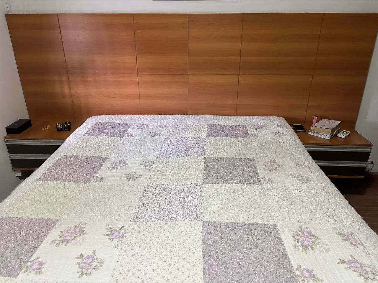Cabeceira de cama EM ÓTIMO ESTADO 