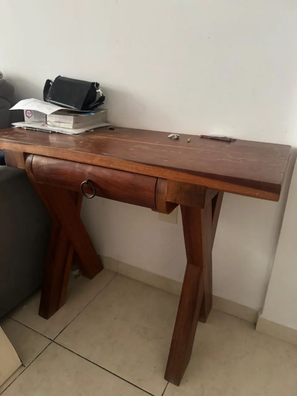 Mesa aparador de madeira 