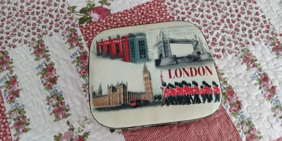 Maletinha retrô decorativa com estampa de Londres - Foto 2