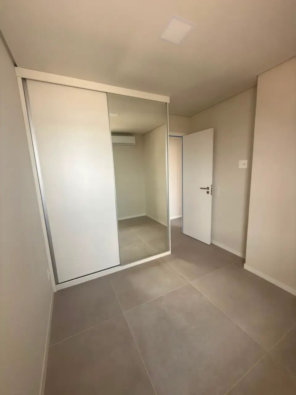 Alugo apartamento projetado na ponta dareia - Edifício Évora - Foto 3