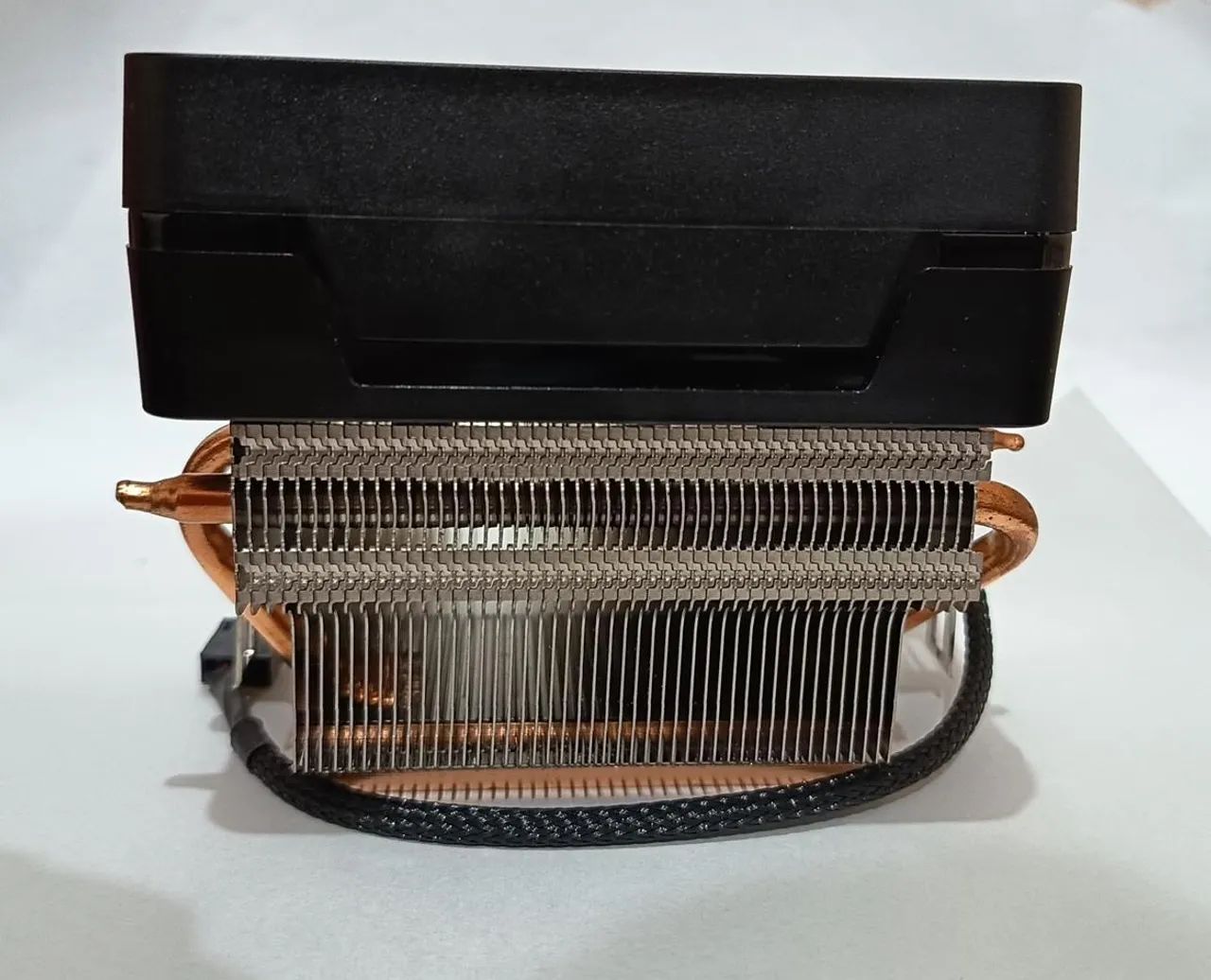 Cooler original AMD wraith Prism com RGB - Foto 2