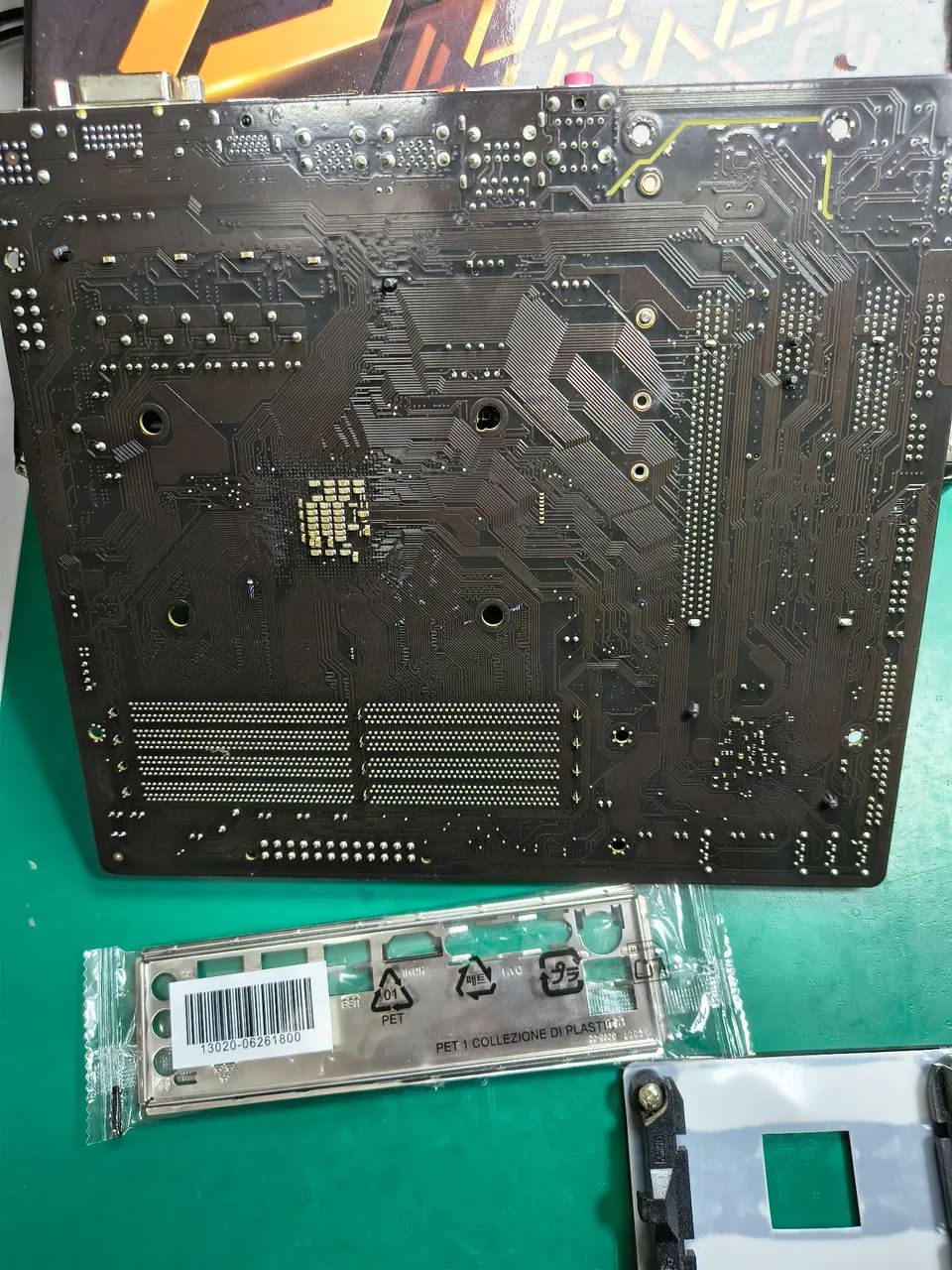 GIGABYTE B450M DS3H V2 - Foto 4