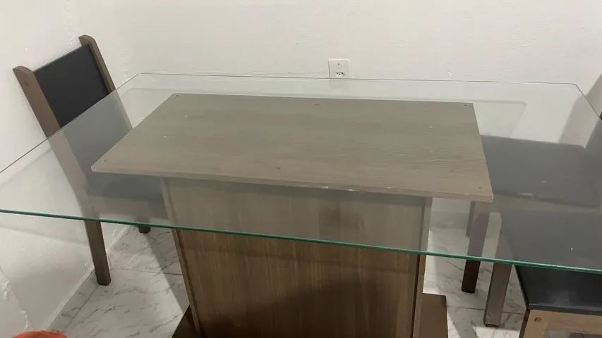 MESA DE JANTAR RETANGULAR DE VIDRO