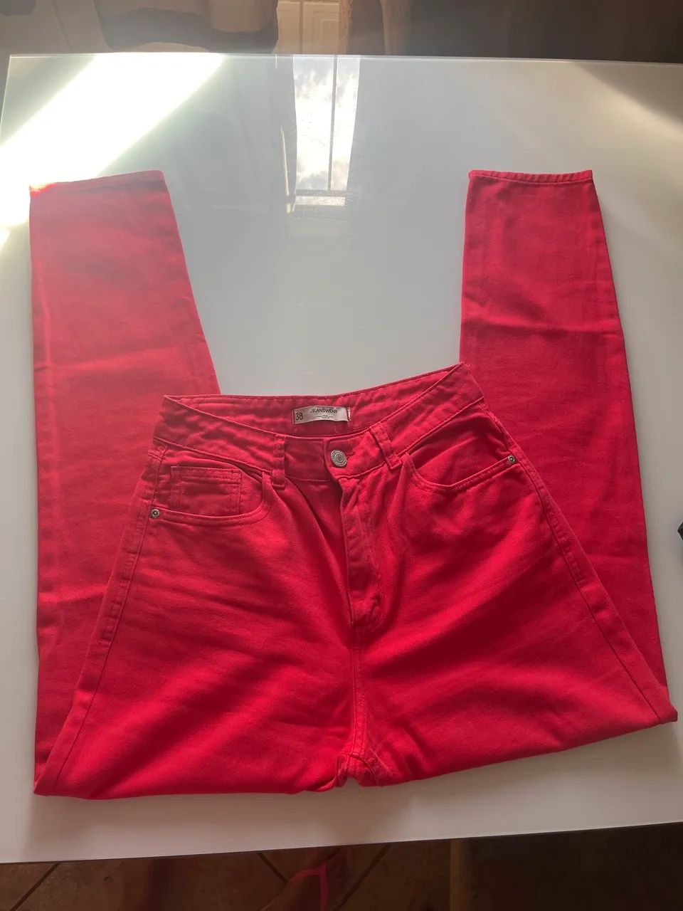 Calça jeans vermelha 