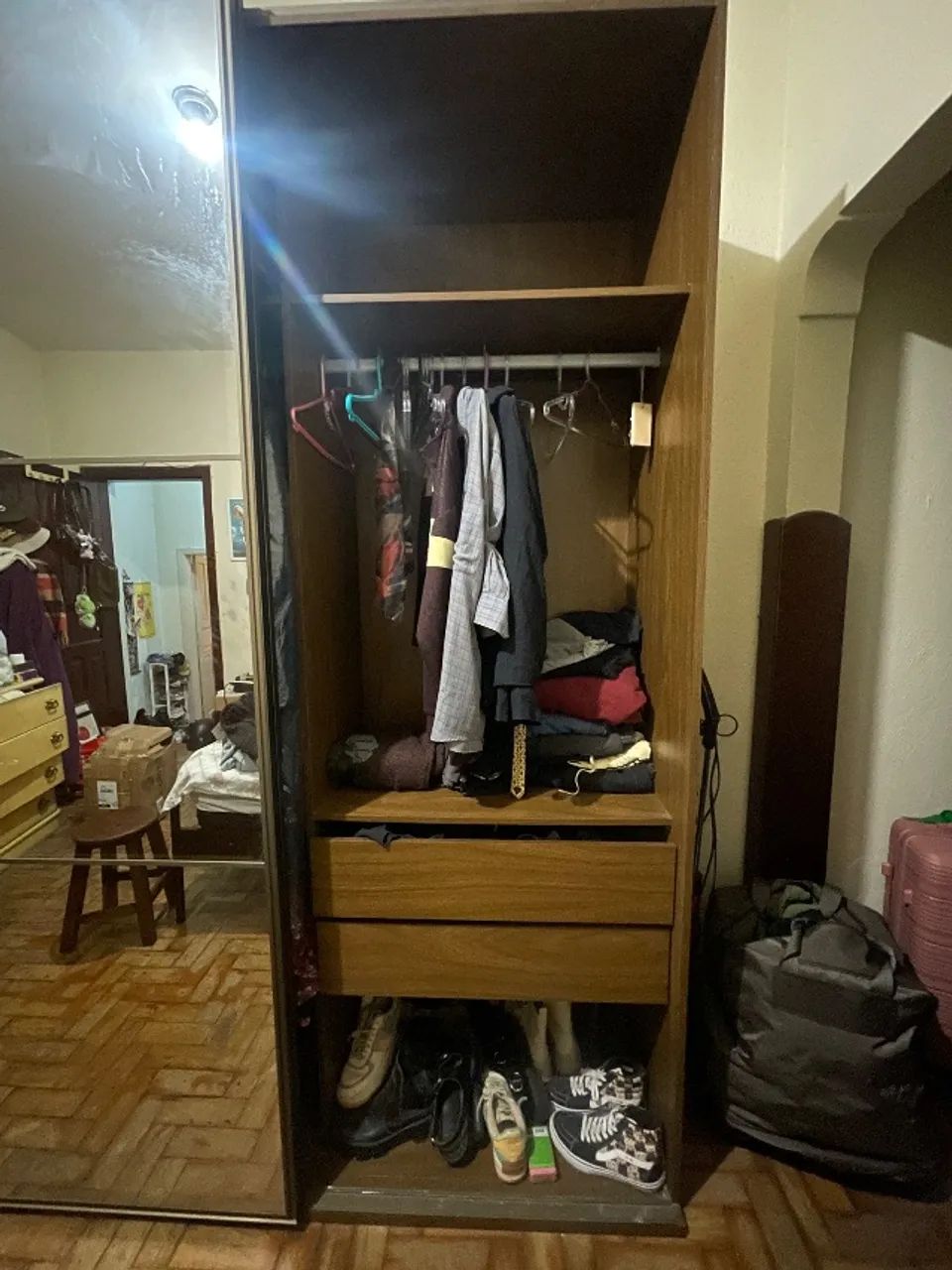 Guarda roupa de casal com espelho  - Foto 3