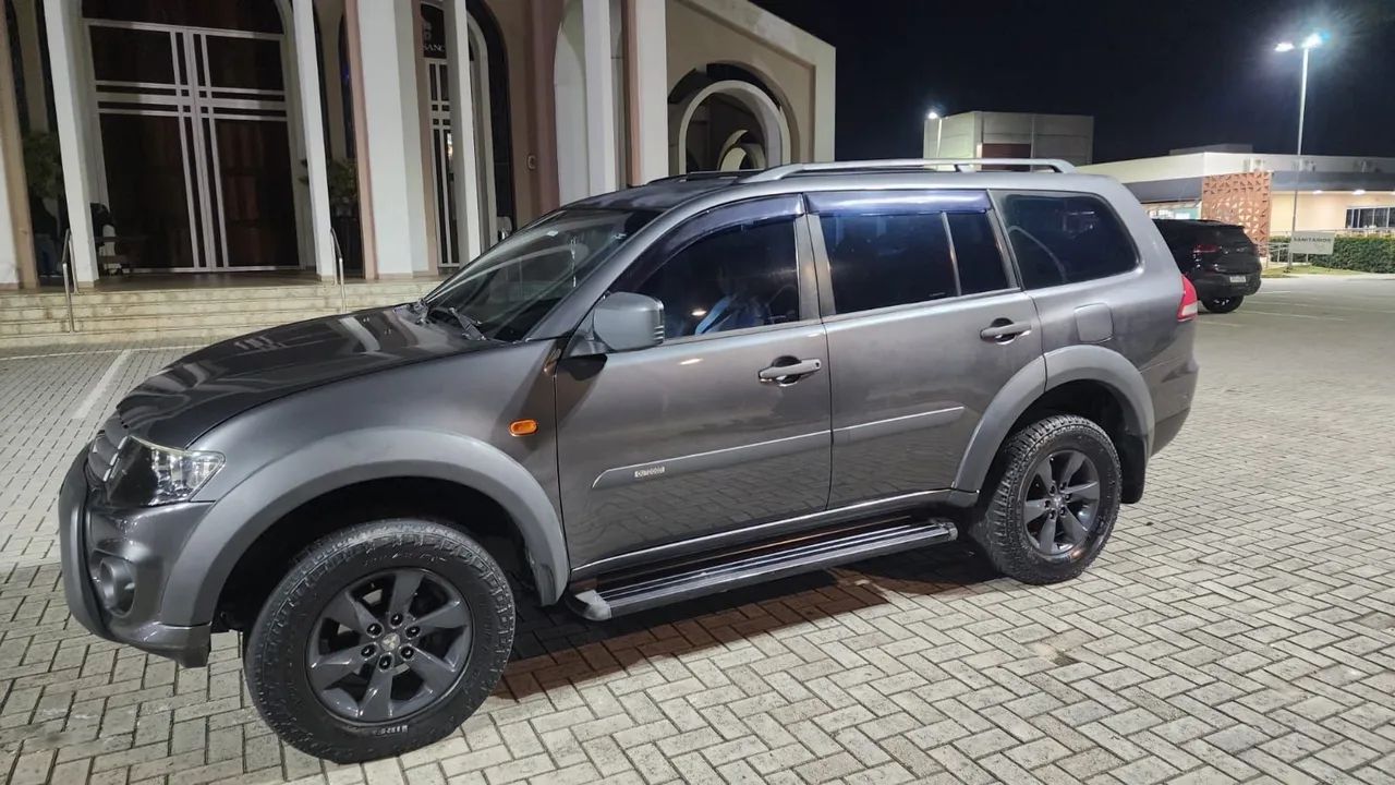 Mitsubishi Pajero Pajero OUTDOOR 3.2 4x4 T.I. Dies.5p Aut. 2018