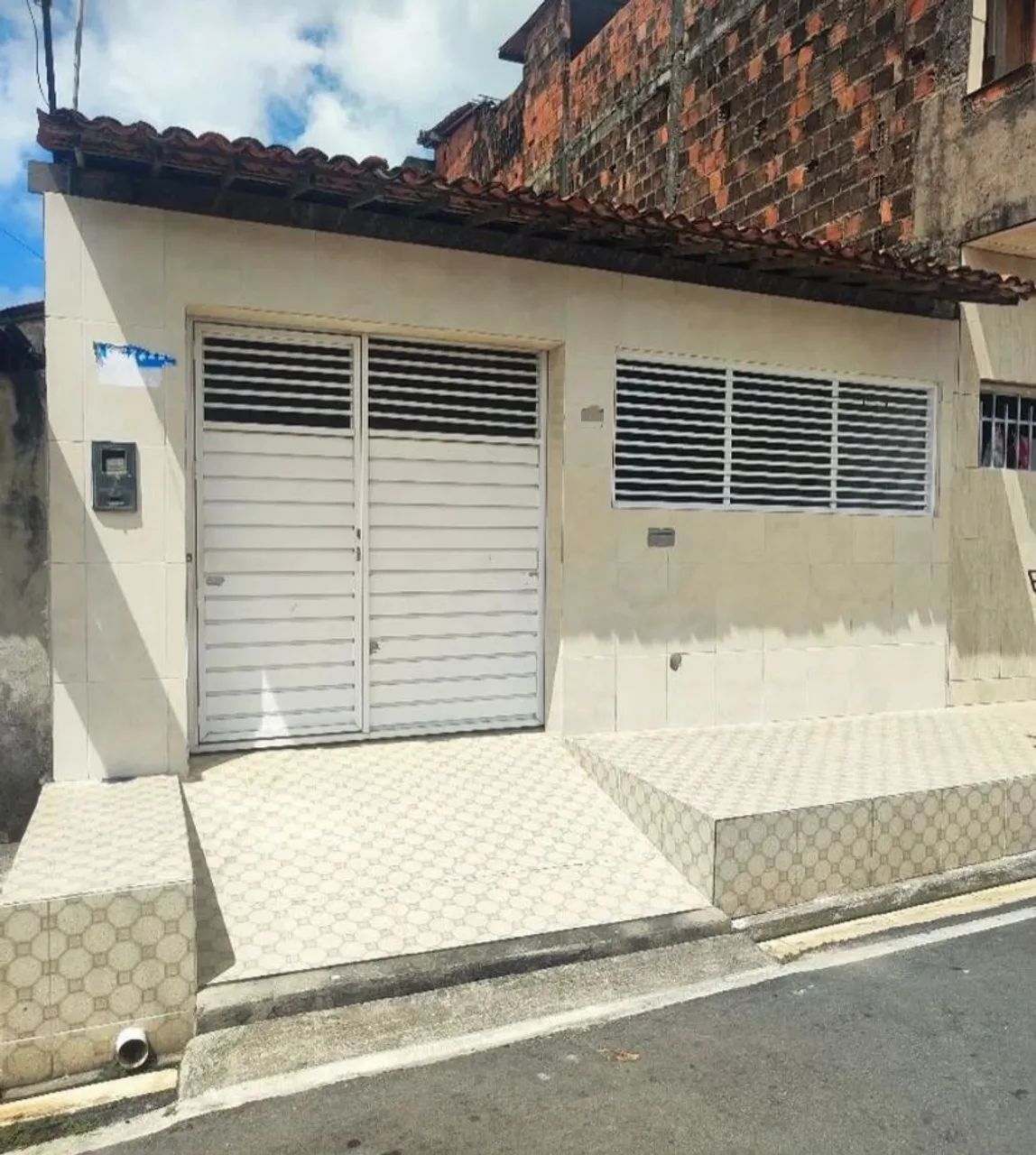 CASA NA VILA LUIZÃO