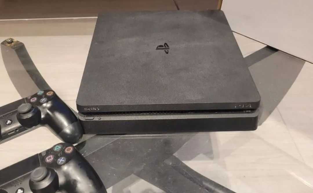 Ps4 slim