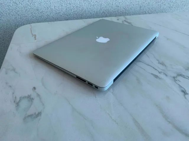 MacBook Air 13" (2017) - 8GB RAM / 121GB SSD 