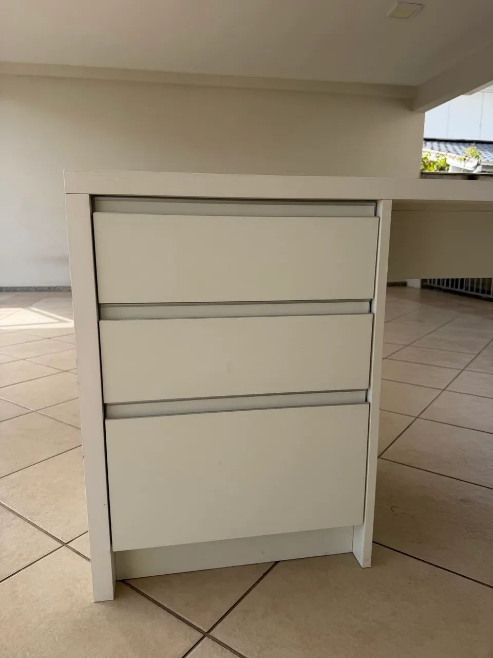 Mesa de escritório com gaveteiro  - Foto 2