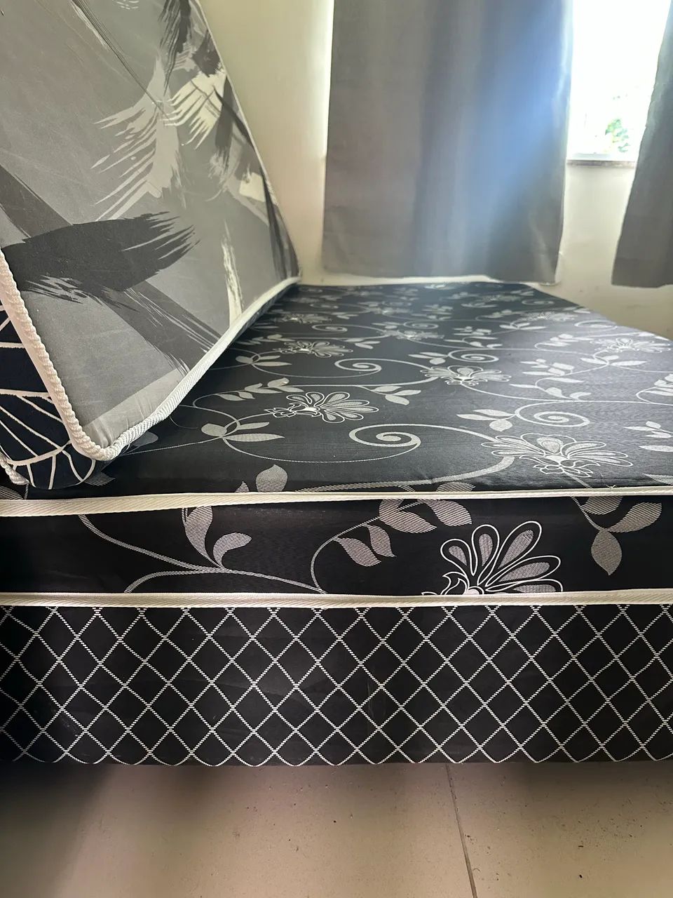 Cama de casal + Colchão 