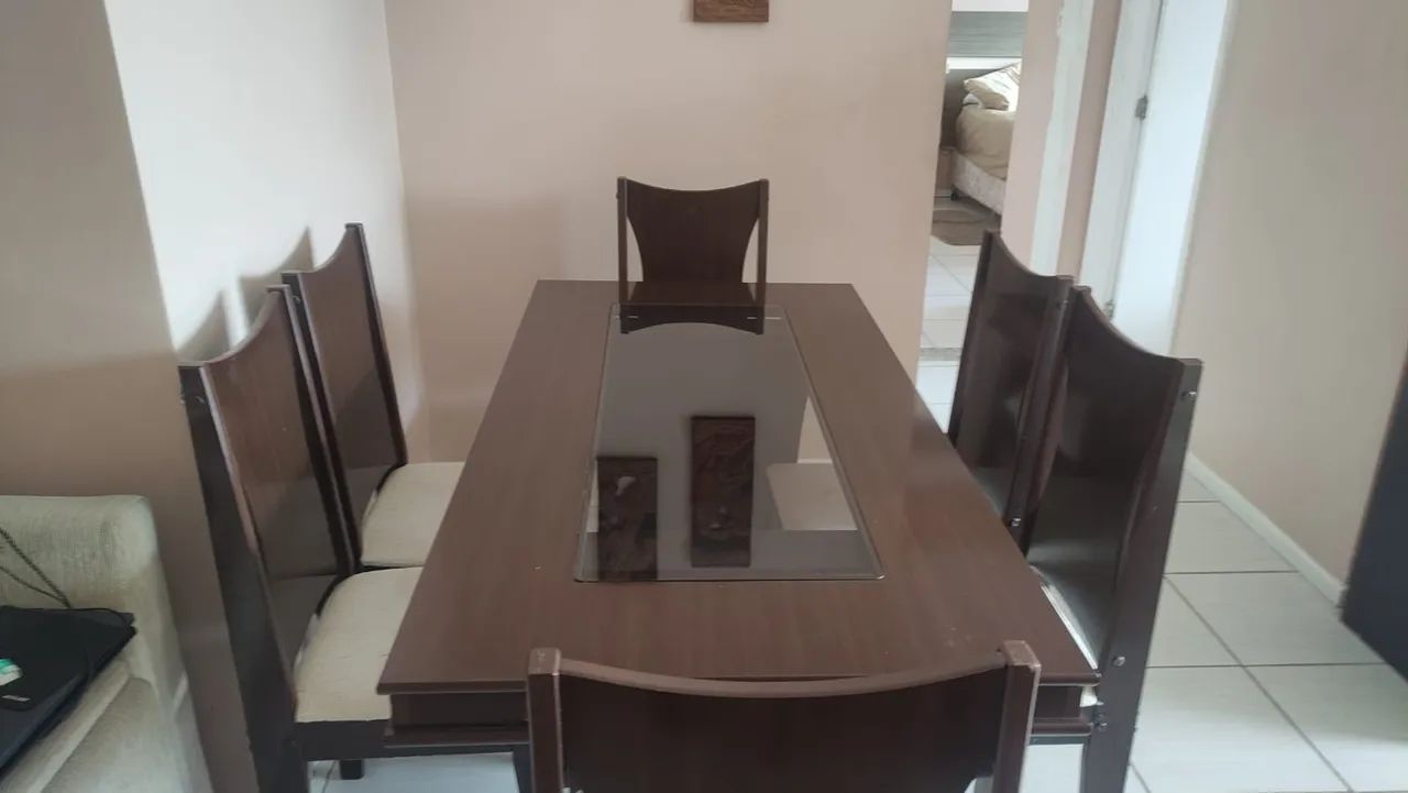 sala de jantar mesa/ com vidro central e 6 cadeiras. - Foto 3