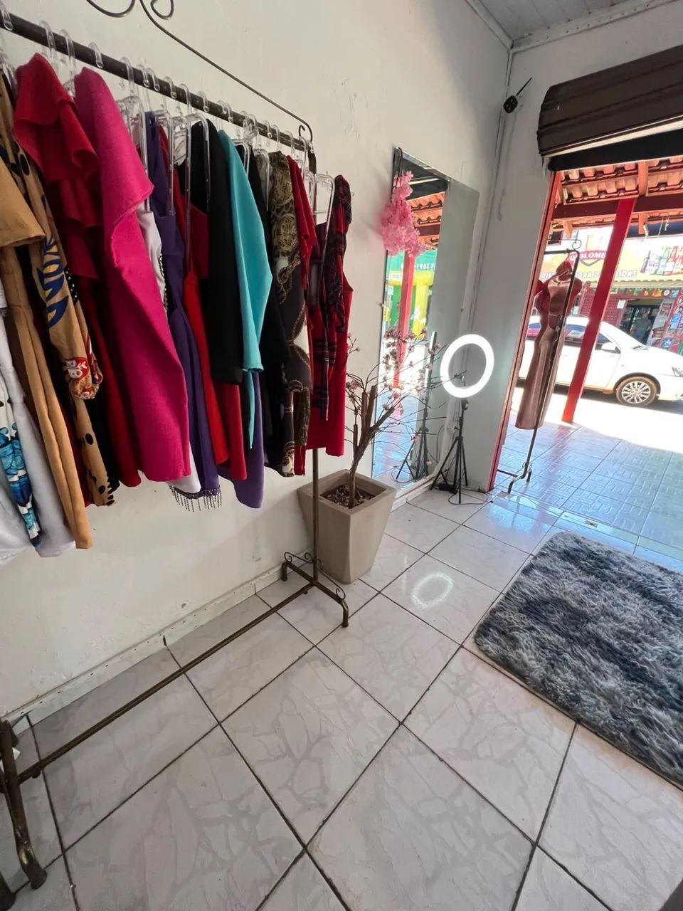 VENDO OU TROCO LOJA DE ROUPAS FEMININA  - Foto 3