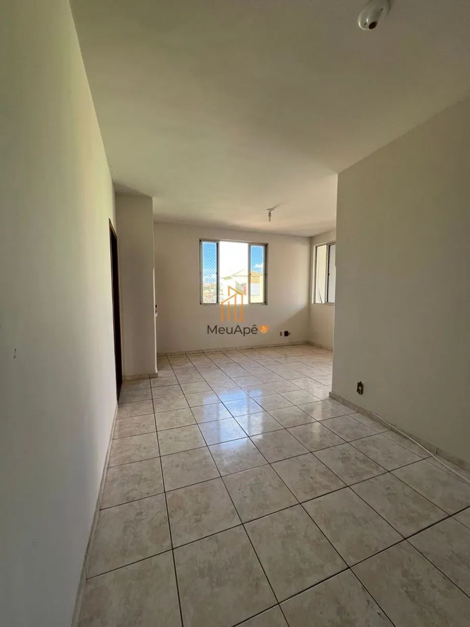 Amplo apartamento de 112m² com suíte e varanda no bairro Coqueiros - Foto 2