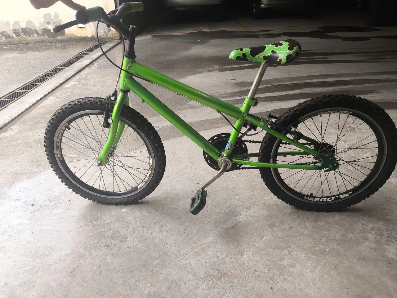 Bicicleta aro 20 + brinde (tênis de rodinha) - Foto 3