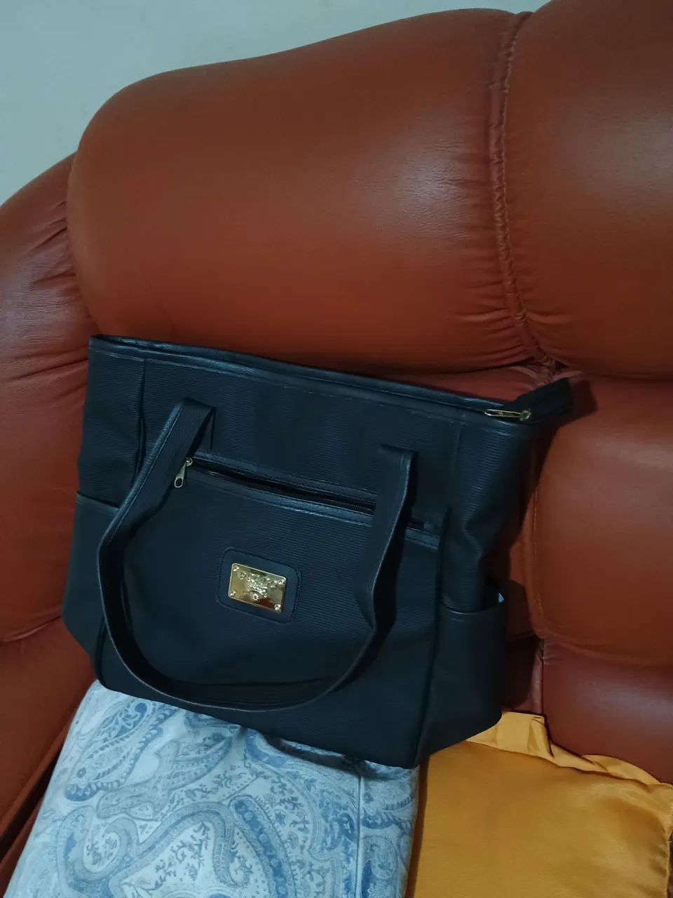 Duas bolsas quase novas - Foto 5