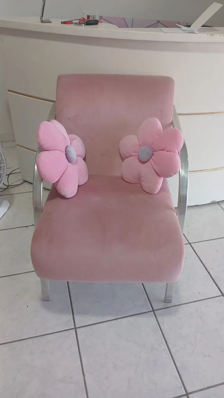 Cadeira rosa nova retirar no local 