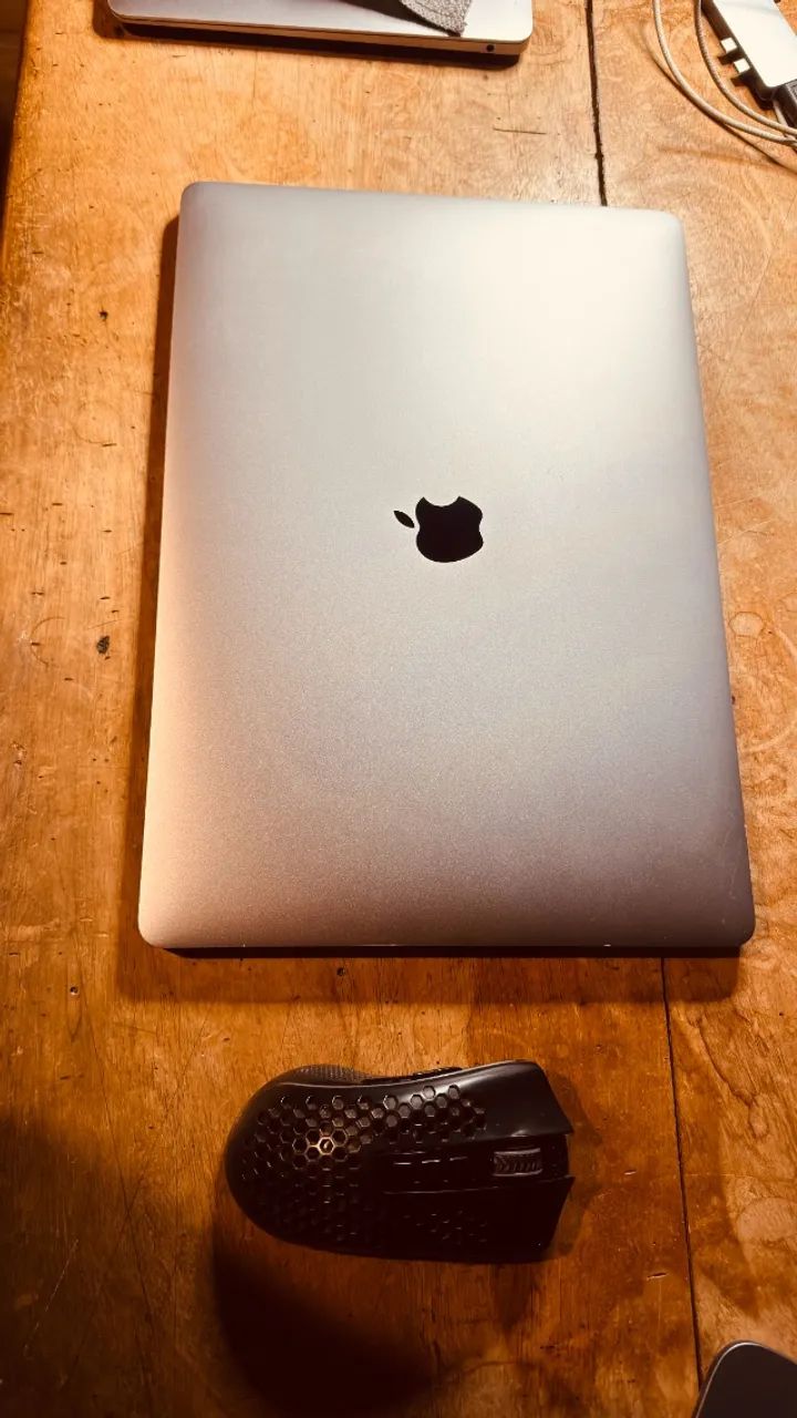 Zerado! MacBook Pro - i7 - 16" - 16GB RAM - SSD 250GB - Foto 5