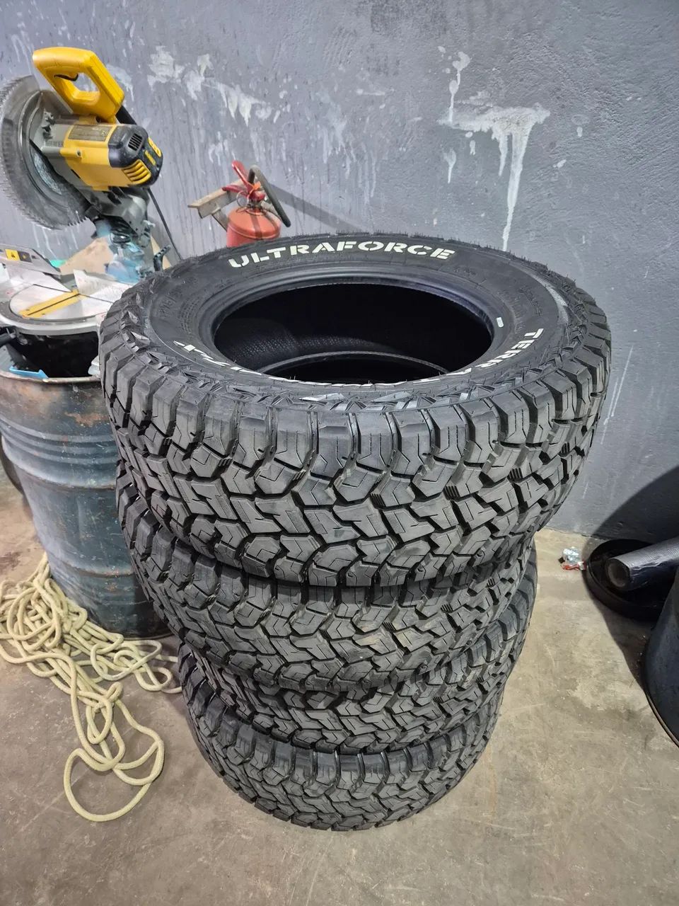 PNEU TERRA TAMER AT-X LT275/65 R18 - Outros itens para agro e