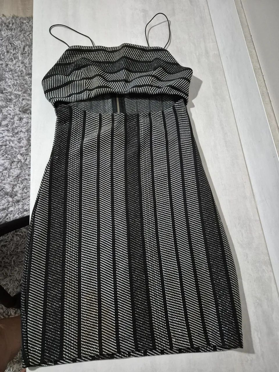 Vestido preto e cinza da marca Chocolate Doce tamanho P
