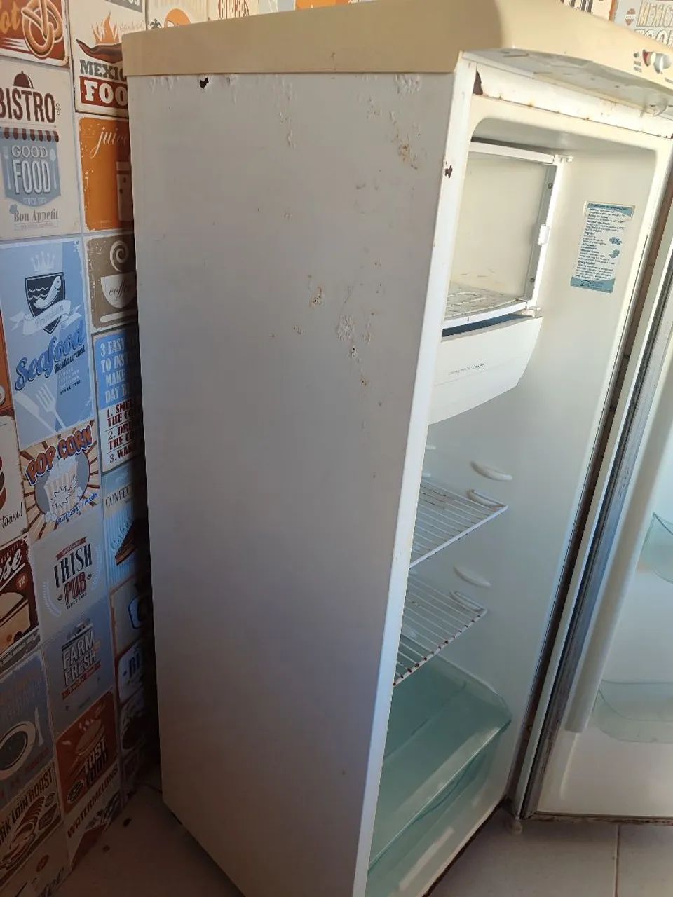 Geladeira semi nova