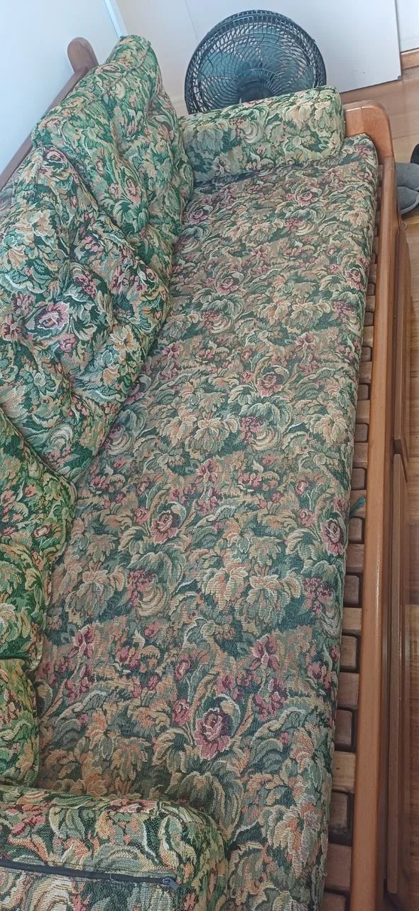 Sofa cama madeira maciça com duas gavetas  - Foto 4