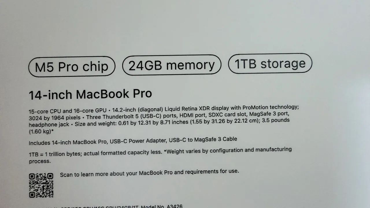 MacBook Pro M5 Chip Pro 14.? 24-1TB ( Silver e Space Black )  - Foto 3