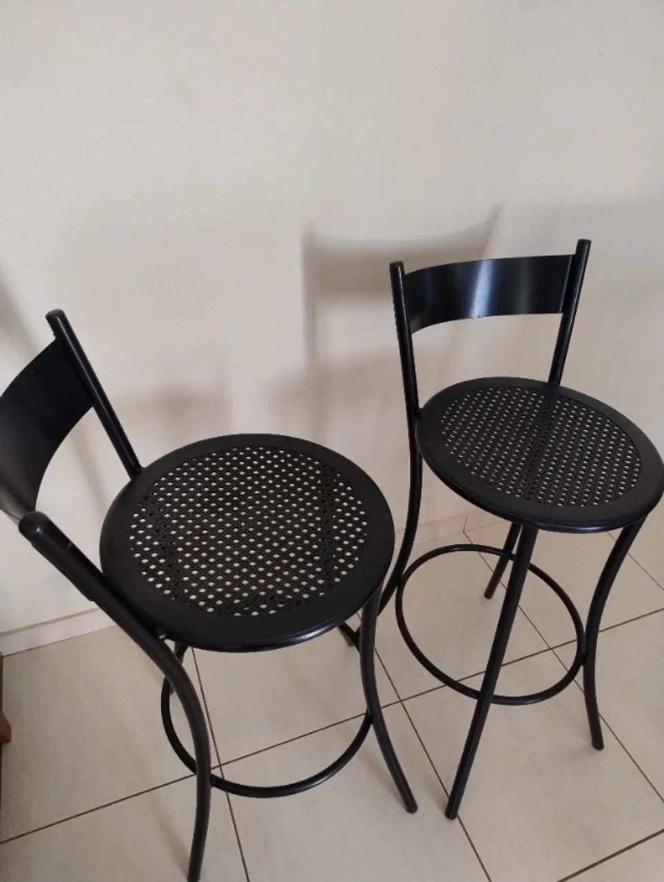 3 banquetas pretas, ótimo estado - Foto 3