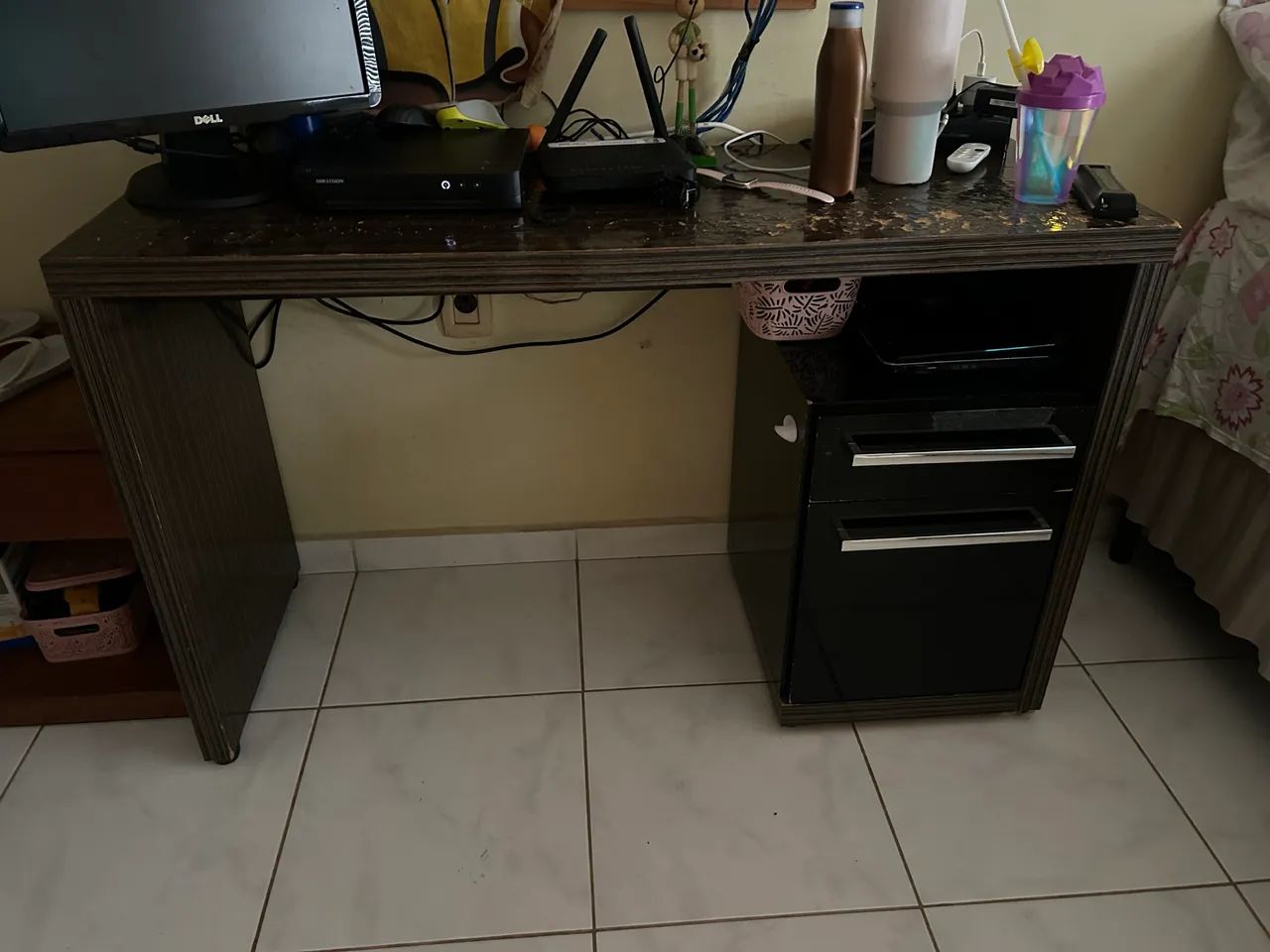 Escrivaninha usada