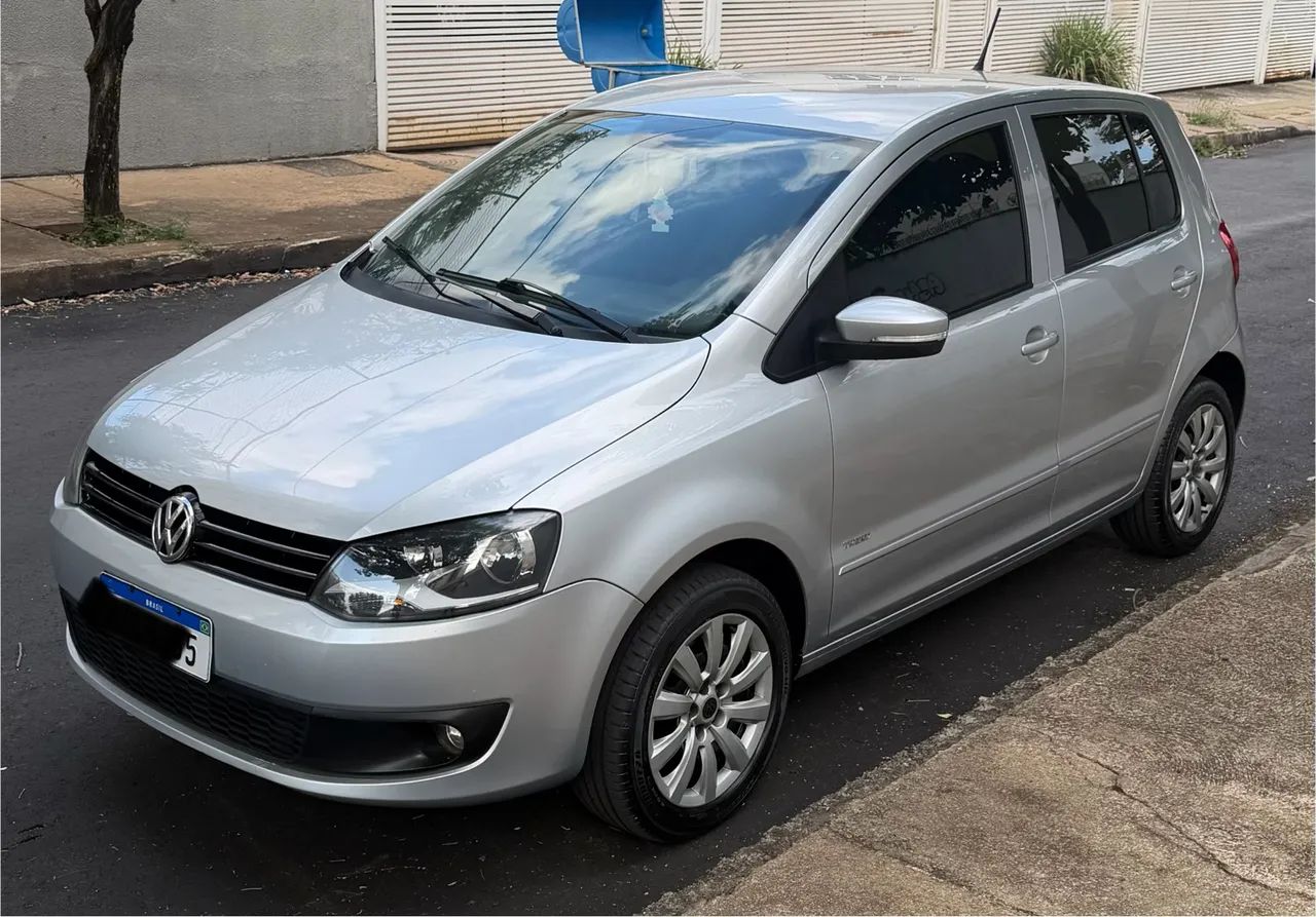 Volkswagen Fox Fox 1.0 Mi Total Flex 8V 5p 2012