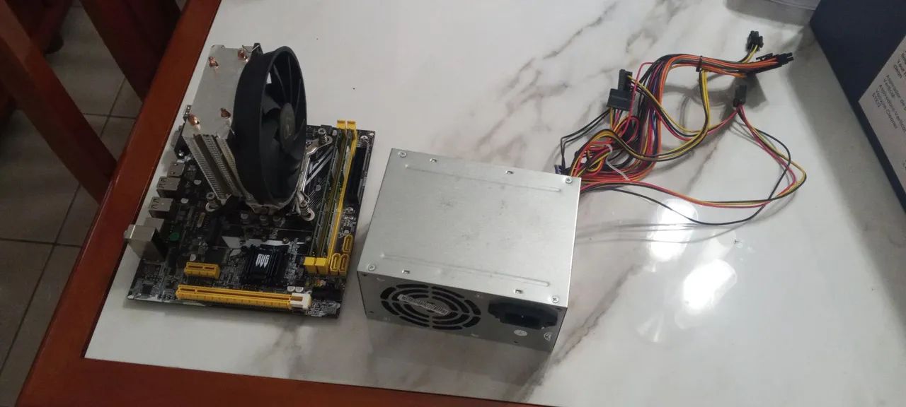 Kit: placa mãe, processador, cooler, dois pentes de memoria e fonte