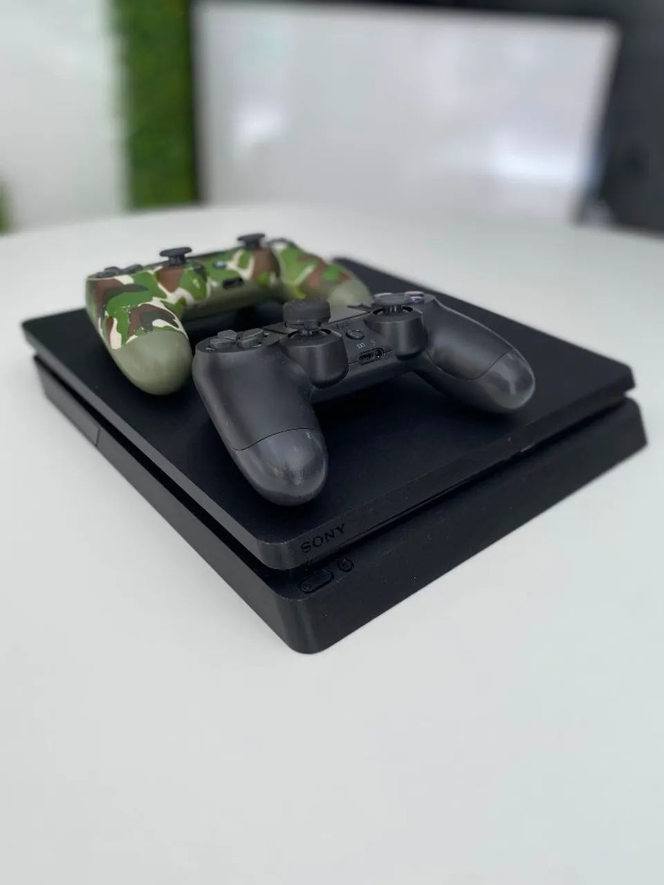 ps4 Slim 1TB 2 Controle  - Foto 3
