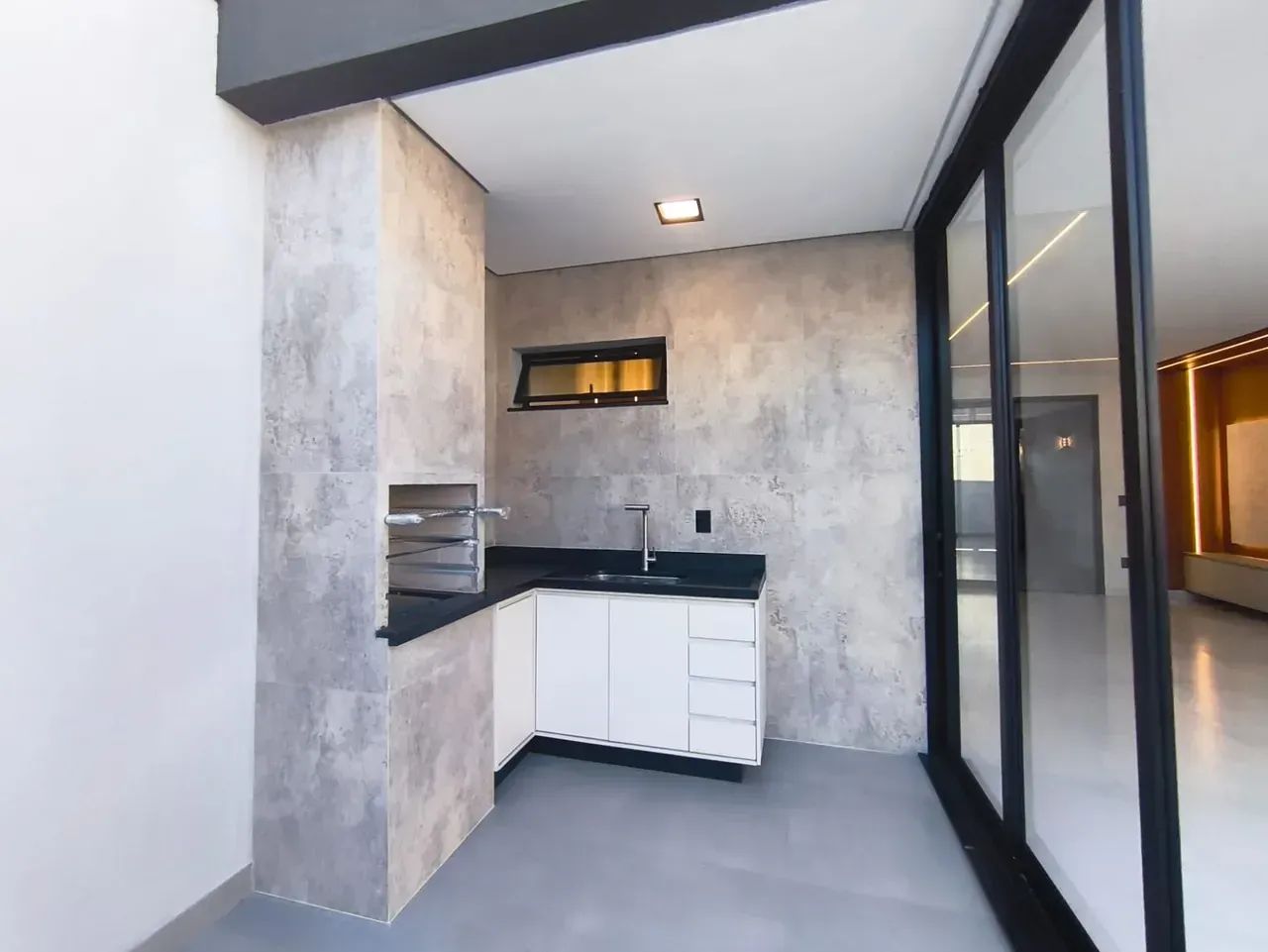 Sobrado Moderno e Completo com Piscina Aquecida  Pronto para Morar e Financiar! - Foto 5