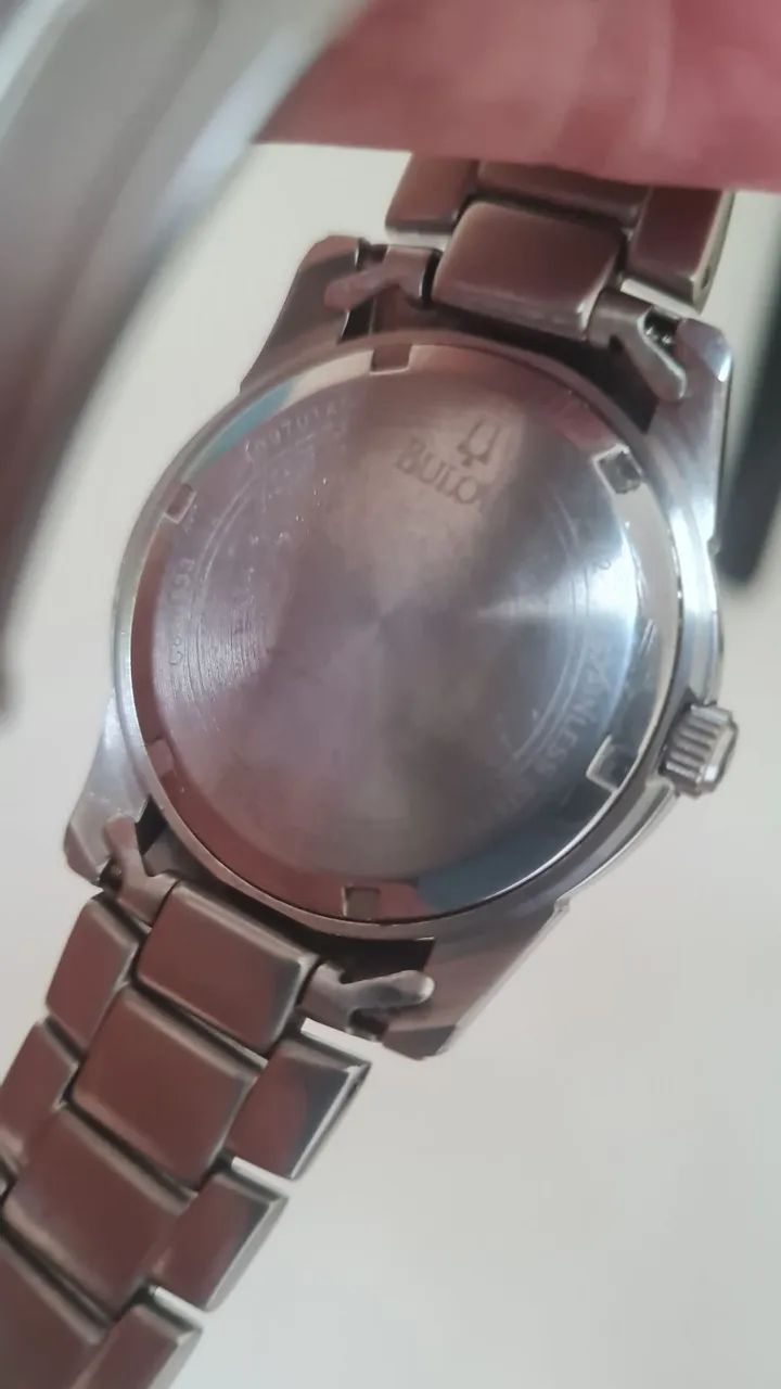 Relógio Bulova Quartz. Impecável  - Foto 3